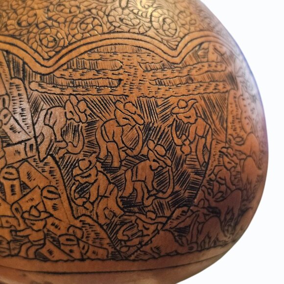 Vtg. Peruvian 2.25" Storyteller Gourd Rattle Hand Etched Ethnic Village Life - Picture 10 of 16